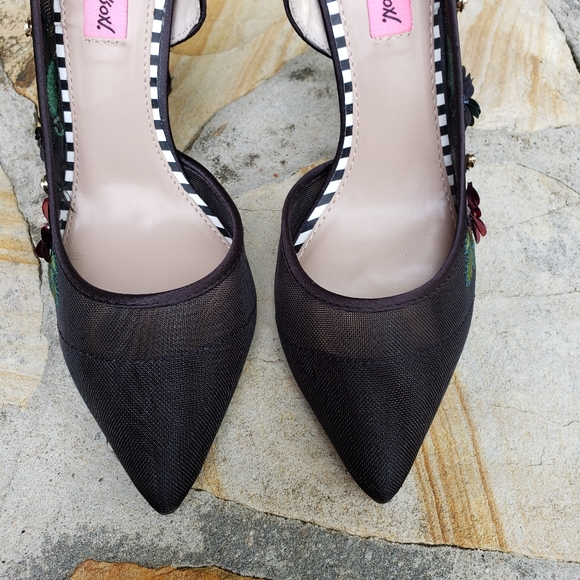 Betsy Johnson Jewel Pump - Picture 10 of 16